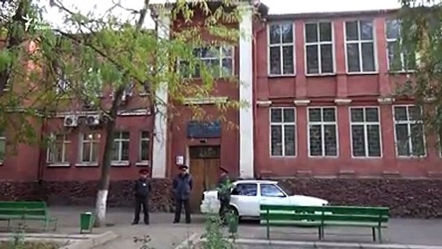 #ВИДЕО Первомайский районный суд города Бишкека решил оставить экс-советника бывшего президента КР Икрамжана Илмиянова под стражей до конца срока следствия, то