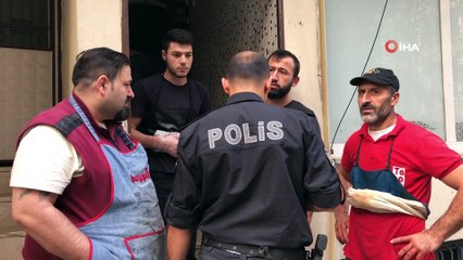 Eski eşini 18 yerinden bıçaklayıp çantasını alarak kaçtı