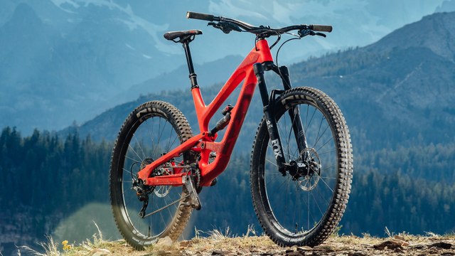 YT Capra 29 CF Pro Review - 2018 Bible of Bike Tests: Summer Camp