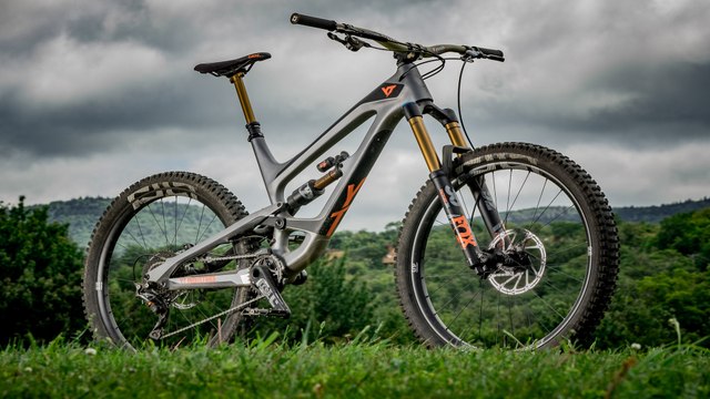 YT Capra CF Pro Race Review - 2018 Bible of Bike Tests: Summer Camp