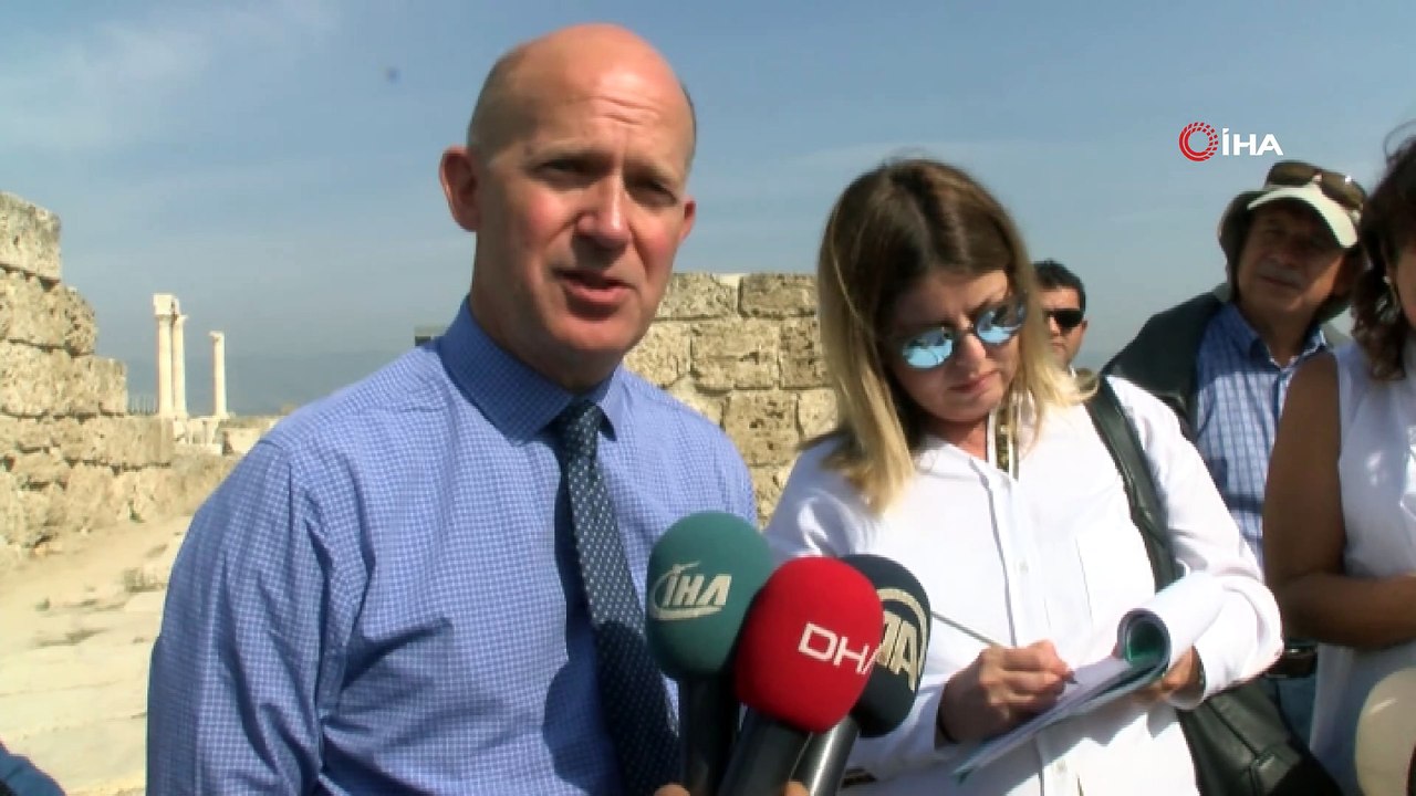 Büyükelçi Chilcott Laodikeia Antik Kenti’nde bulunan tarihi kilise ile ilgili değerlendirmelerde bulundu