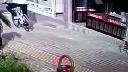 Çaldı, yakalandı, 'Pişmanım' dedi...Hırsızlık zanlısının çaldığı bisiklet ile yolculuğu kamerada