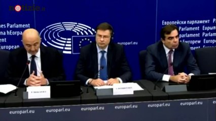 Commissione europea boccia la manovra, Moscovici commenta "Troppo flessibili con l'Italia" | Notizie.it