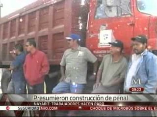 Transportistas en obra de Cefereso exigen pago