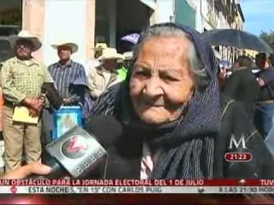 Largas filas en pago de recursos a ex braceros