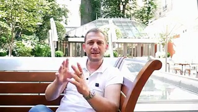 Depuis l'enfance, nos parents nous ont toujours conditionnés en nous préparant à un avenir incertain, bon ou mauvais. Certaines paroles peuvent être encouragean