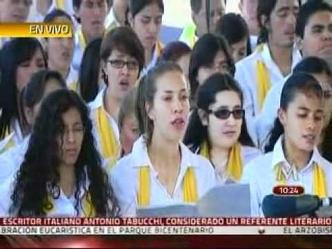 Ofrecen mosaico del Cristo Rey a Benedicto XVI durante homilía papal