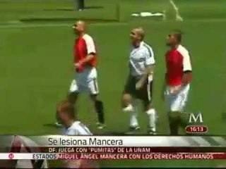 Se 'acalambra' Mancera... en partido en cantera de Pumas