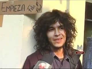 Mexicanos hacen fila un día antes para ver a Paul McCartney en el Zócalo