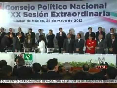 Con los mismos rostros de hace años, Peña Nieto presume nuevo PRI