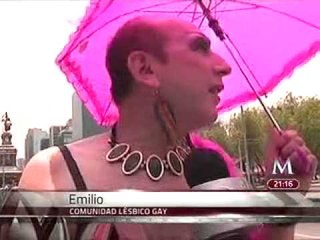 Marcha multicolor, comunidad gay 'toma' calles del DF