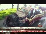 Choca taxi contra autobús en la México-Cuernavaca; muere el chofer