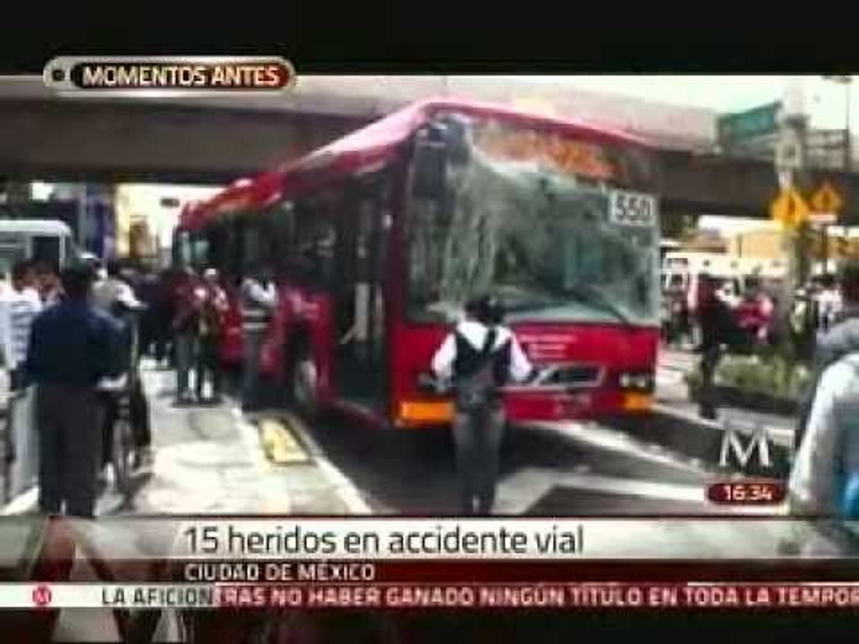 Choque de Metrobús deja varios lesionados