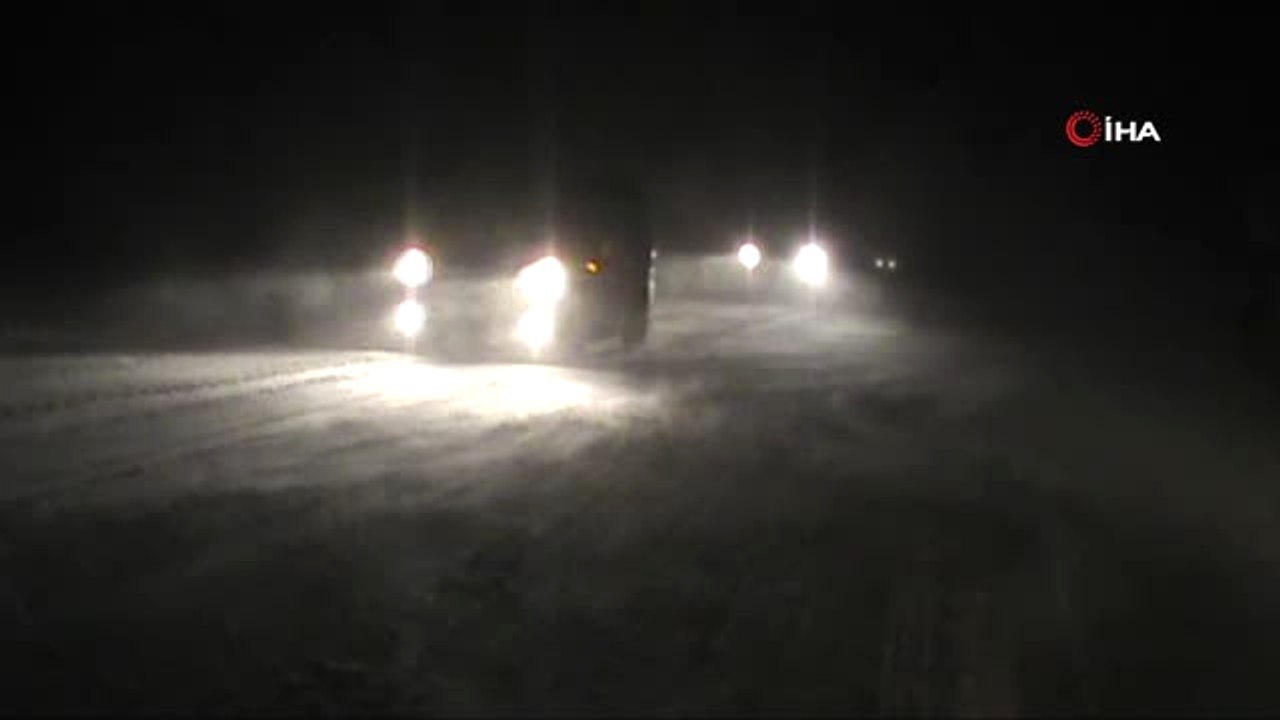 Kar Yağışı Konya-Antalya Karayolunu Trafiğe Kapattı