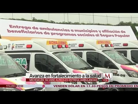Silvano Aureoles entrega 48 ambulancias a igual número de municipios