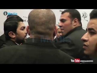 فضائح الصحفيين كالعادة فى احدى عروض الازياء