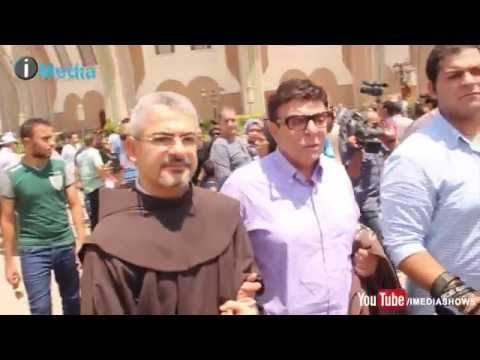 جنازة نور الشريف | شاهد سمير صبري فى جنازة نور الشريف وأحد المصوين يسألة: أنت تبع وائل الإبراشى؟