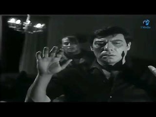 هو عمل واحد سفير وانا عملت واحد بوليس