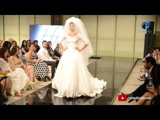 ازياء حمودة كفارنه | شاهد أغرب فستان فرح ممكن تشوفة فى الديفيلية - وشاهد ماذا حدث لعارضة الأوياء !