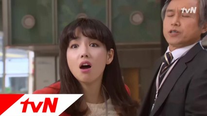 회사에서 쫓겨난 유리, 아정에게 도움을 요청하는데..