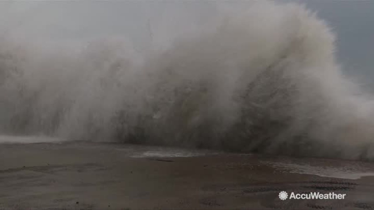 Hurricane Willa makes landfall as a Category 3