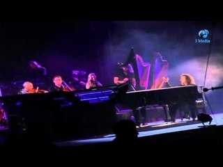 Yanni Concert In Egypt حفل الموسيقار ياني في مصر   شاهد ياني يحيى أحد أفراد الفرقة الموسيقية وسط تص