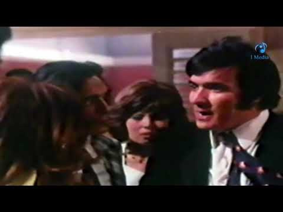 المخرج المشهور طلع بيعرف  يردح