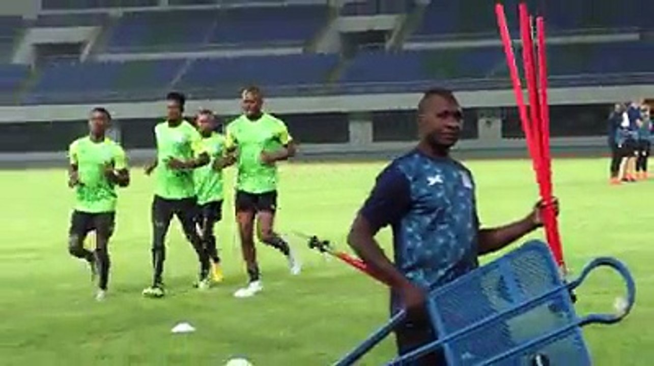 CHIPOLOPOLO PLOT GUINEA DOWNFALLCoach Sven Vandenbroeck led 16 early arrivals for Chipolopolo camp at National Heroes Stadium in Lusaka ahead of Wednesday's C