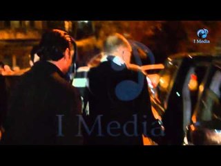 عزاء المؤلف يسري الإبياري |  لحظة خروج الفنان محمود عبد العزيز من العزاء وركوبة سيارتة