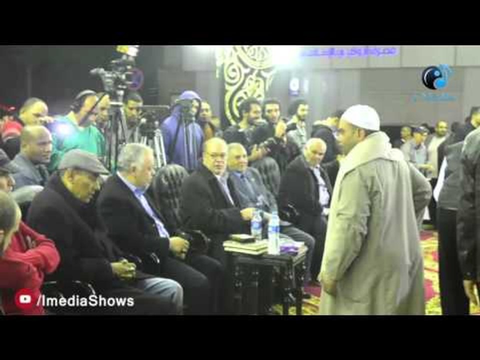 عزاء ممدوح عبد العليم | الكل مستغرب من الرجل البسيط الذى يقف وسط العزاء ولا يعرفة أحد !