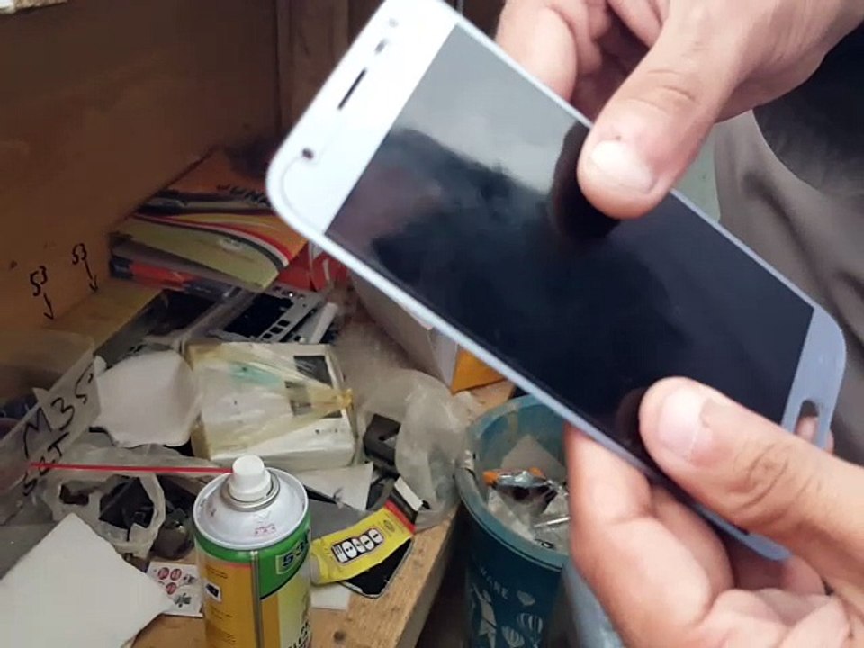 samsung j3 pro j330 2017  screen is lcd or led