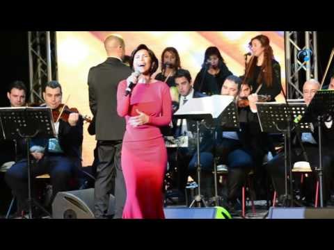 حفل شيرين في جامعة مصر عيد الحب | إسمع مش عايزة غيرك أنت بطريقة جديدة من شيرين