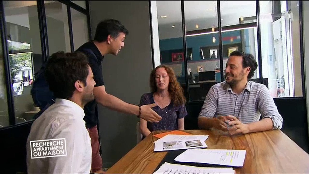 Stéphane Plaza vient titiller un nouvel agent immobilier dans "Recherche appartement ou maison" sur M6 - Regardez