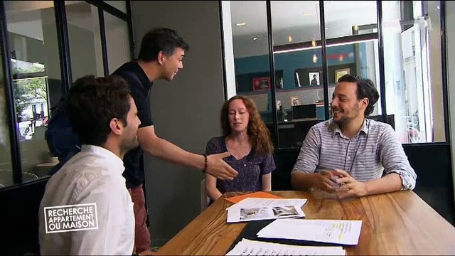 Stéphane Plaza vient titiller un nouvel agent immobilier dans Recherche appartement ou maison sur M6 - Regardez