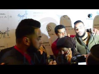 شوف الخناقة كلة عاوز يتصور مع ............  تخيلوا مين ؟ حد فاكرها ؟