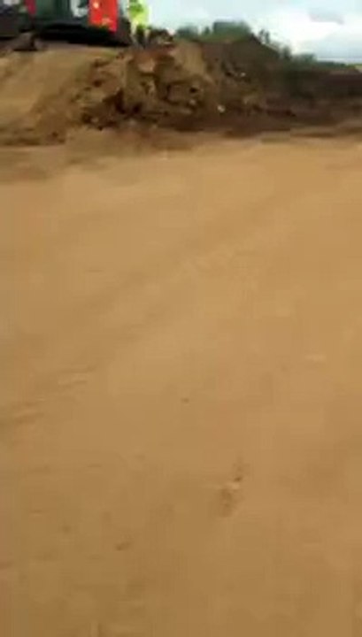 Шляпа слетела)