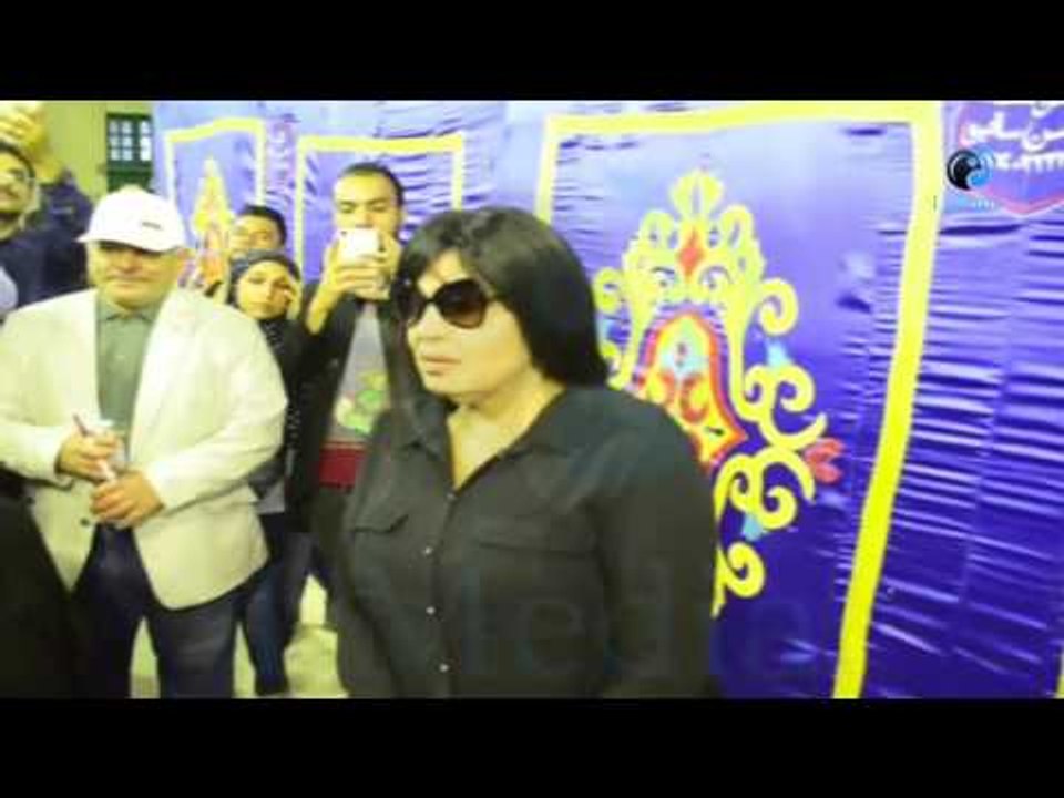 عزاء سيد زيان | شاهد فيفي عبدة تنتظر لتسلم على المنتصر بالله: أزيك يا روحي؟ وبتسألة أنا مين!