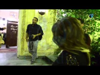 عزاء سيد زيان |  شاهد "بوسي شلبي"  لحظة دخولها العزاء: "مافيش حتة للحريم"!!