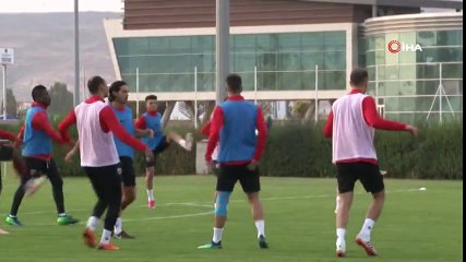 Ertuğrul Sağlam: “Akbabalar Üzerimize Çullanmadan Ayağa Kalkmak Zorundayız”