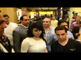 العرض الخاص لفيلم اللي أختشو ماتو |  شاهد المطربة "مروي" بتتصور مع الجمهور وهيا مبسوطة جداً
