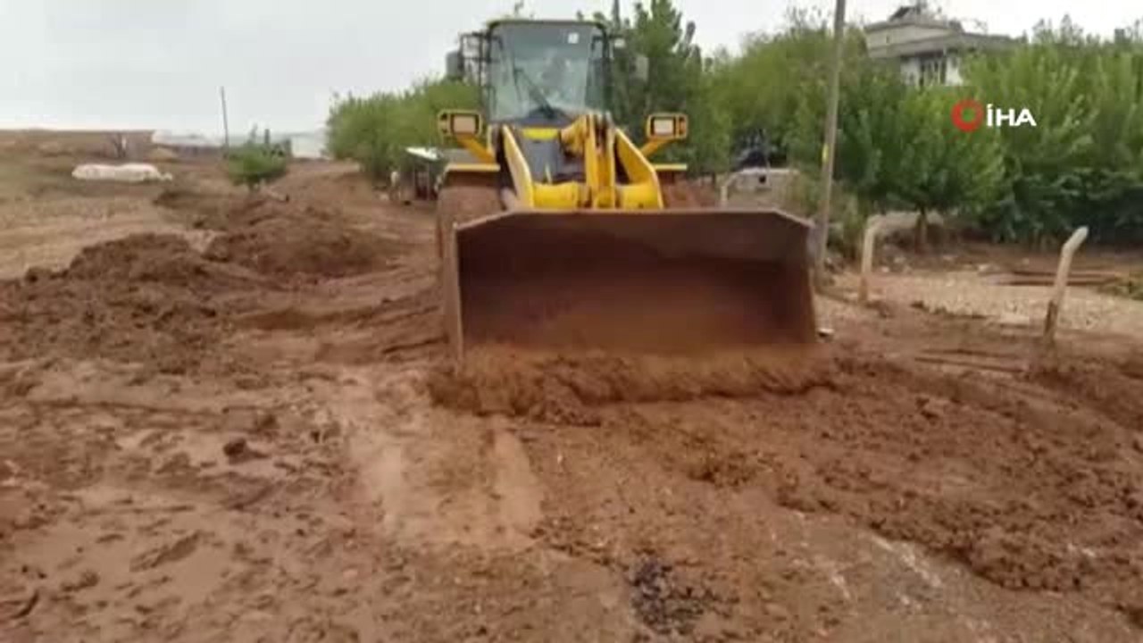 Selin Vurduğu Samsat'ta Hasar Tespiti Yapılıyor