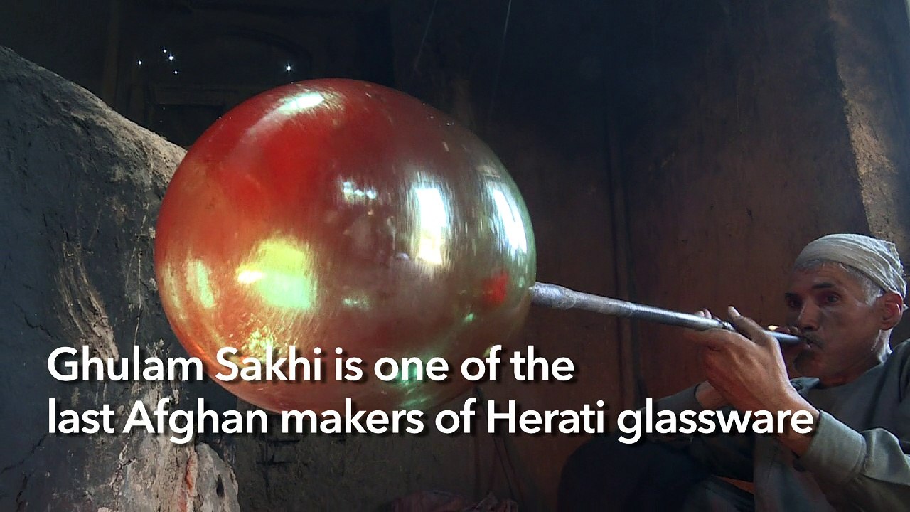 Decades of war shatter Afghanistan's glassblowing craft
