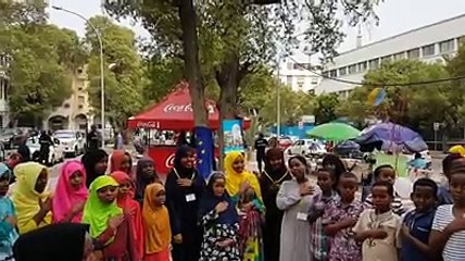 Journée très joyeuse au Jardin Public aujourd'hui avec les enfants en train d'interpréter l'hymne national djiboutien #LireauParc Union Européenne à Djibouti La