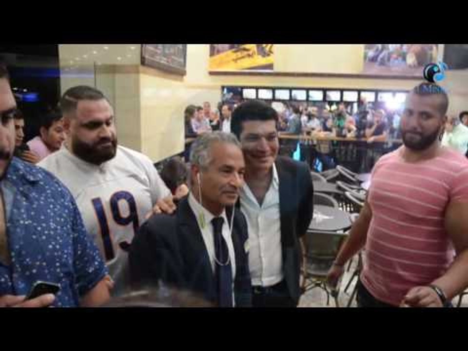 العرض الخاص لفيلم " الماء والخضرة والوجه الحسن" |  موقف محرج مع باسم سمرة وهوا بيتصور مع المعجبين!