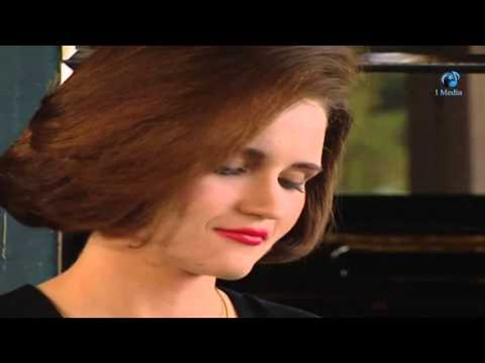 مسلسل مرايا 97 | اسمع احلا عازفة بيانو في العالم