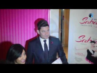 مهرجان عاصمة الموضة العربية |  شاهد الكل بيتصور سيلفي مع نجم مسلسل مشرفة!