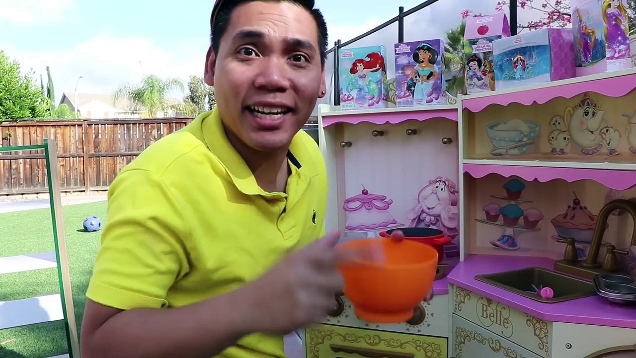 Emma Jannie Pretend Play W Happy Princess Birthday Cake Surprise Party Toys Video Dailymotion