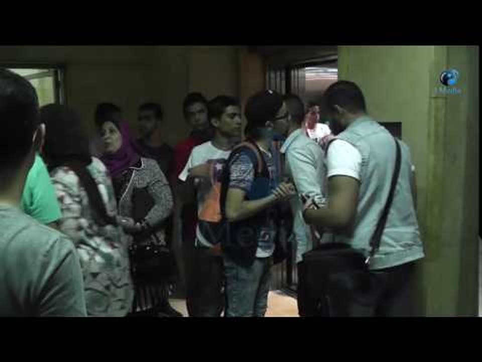 ندوة مجلة "نصف الدنيا" لمسرحية أهلا رمضان |  شاهد تجمهر الصحفيين في الأسانسير للنزول وراء محمد رمضان