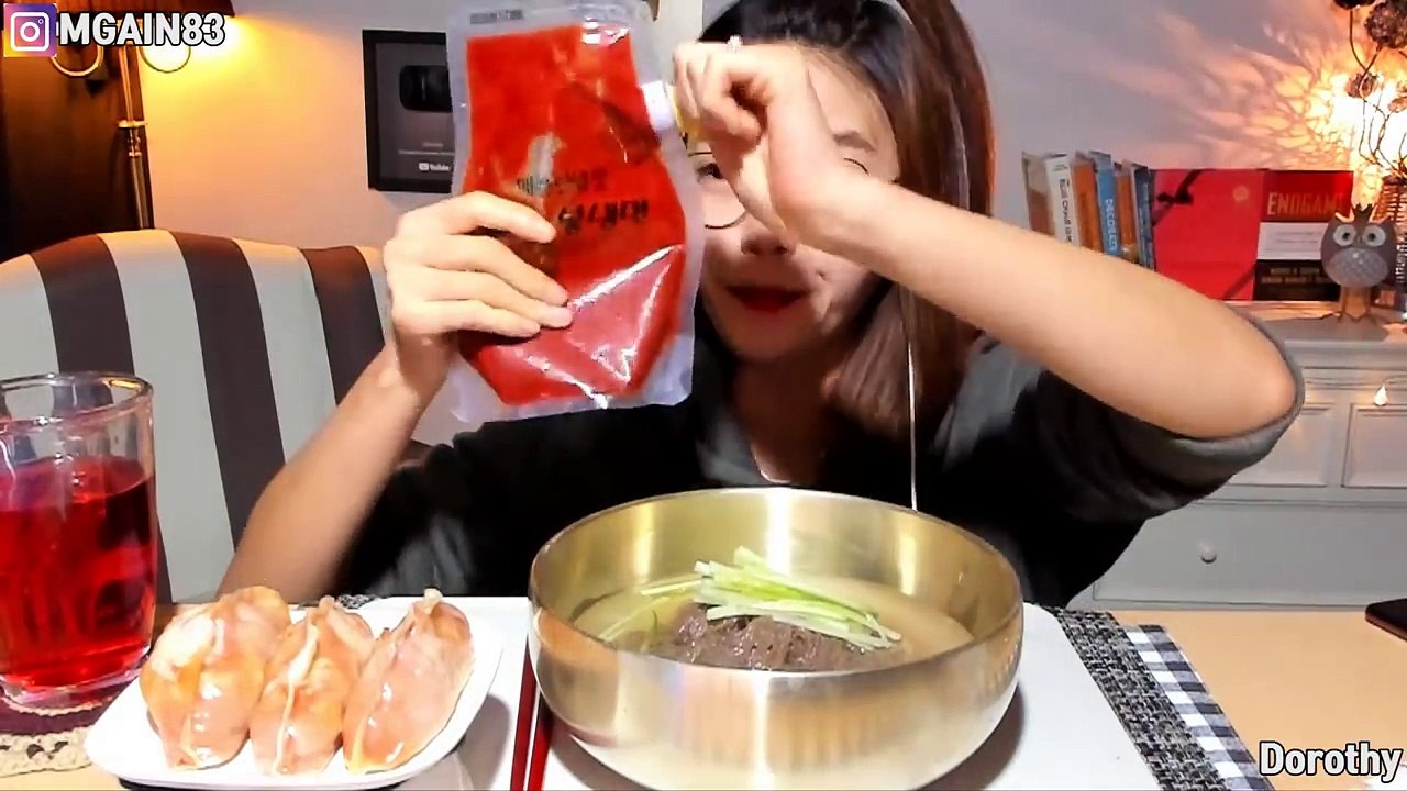 [ENG SUB]송주불냉면 만두몬스터 불닭만두 먹방 mukbang 하고 속풀림♥spicycold noodles 辣冷面 ネンミョンناينغميون