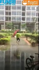 It's so dangerous! :O :O :O Source: Tiktok